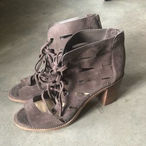 Vince Camuto Tressa Perforated Lace-Up Sandal